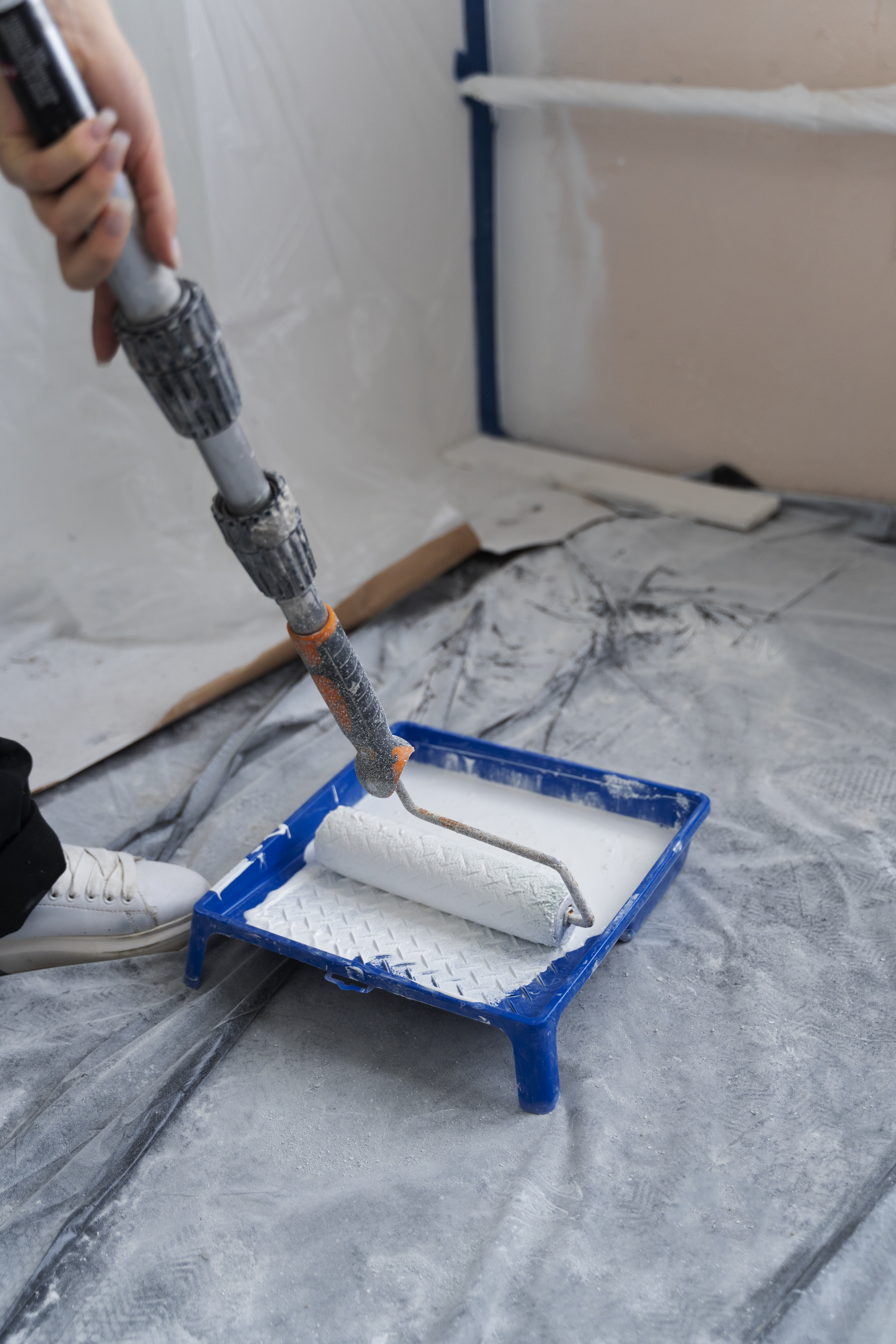 Malerarbeit mit Rolle